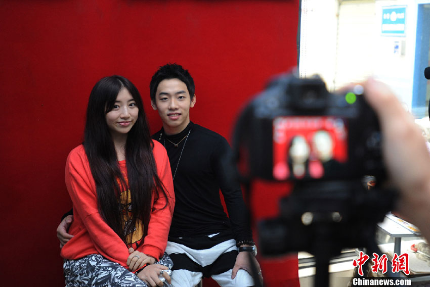 <em>邹凯</em>与<em>女友</em>领证结婚+结束6年爱情长跑【2】