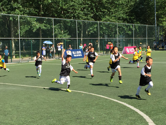 全国首个社区青少年7人制足球对抗赛迎来娘子