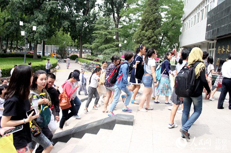 汉字 展走进北京语言大学 留学生惊叹汉字之美