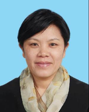 陳曉君女，1964年6月出生，漢族，北京東城人，大學文化，無黨派，1987年8月參加工作。現任：大興區人大常委會副主任。 