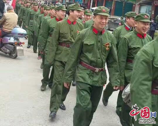 湖南祁东县参战老兵举行17年清明祭奠烈士活