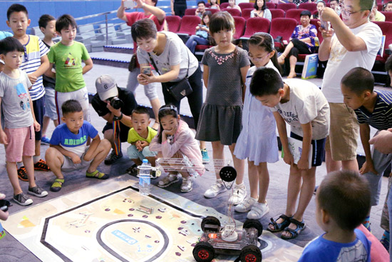 北京汽车博物馆暑期体验营开营 十大主题点燃孩子科学热情！