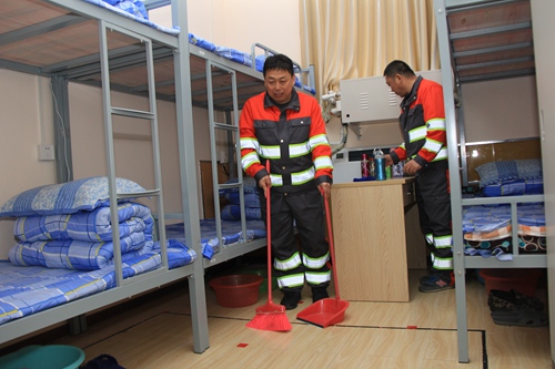 北京石景山150名环卫职工迎来新宿舍设有食堂停车位等