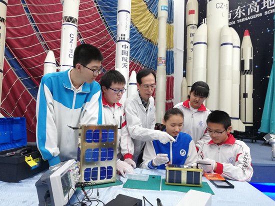 中学生自制丰台少年二号卫星首亮相将于下半年发射