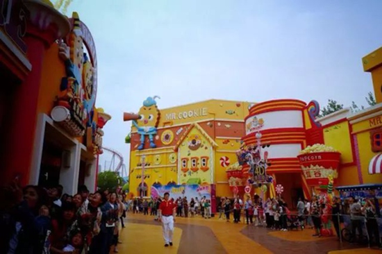 假期北京欢乐谷《甜蜜王国》与迪士尼《玩具总