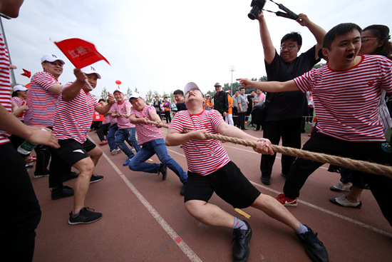 北京东城体育馆路街道体育文化节开幕可体验夏日滑冰项目