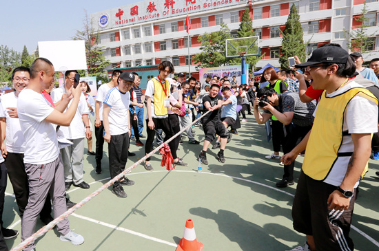 朝阳区安贞街道举办全民健身体育节设置冬奥项目体验区