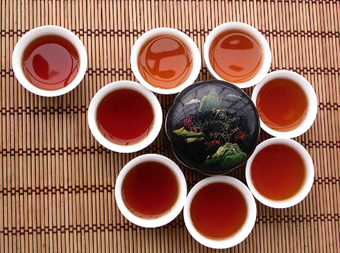 接棒2018“兩展一節”六堡茶搶登國際平台“兩展一節”是經商務部批准，由中國茶葉流通協會、北京市西城區人民政府輪值邀請產茶區政府聯合主辦，最初起源於上世紀90年代的北京馬連道國際茶文化節，和本世紀初的北京國際茶葉展。2012年以來北京市政府進一步整合成為“兩展一節”，成為北京市全年舉辦的38場國際性重大活動之一，迄今為止已經連續舉辦六屆，被譽為“全球茶世界年度盛會”。
