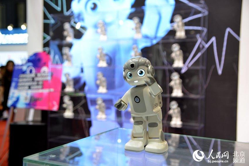 过把瘾:2018机器人大会再掀热潮 北京亦庄科