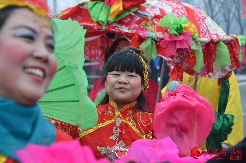 今天是一年一度的元宵佳節，北京市延慶區舉辦元宵節花會展演活動。人民網尹星雲 攝