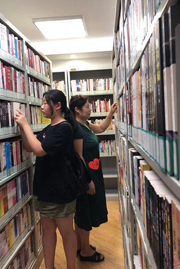 爱满七夕坊间情 白纸坊居民七夕有爱大合影