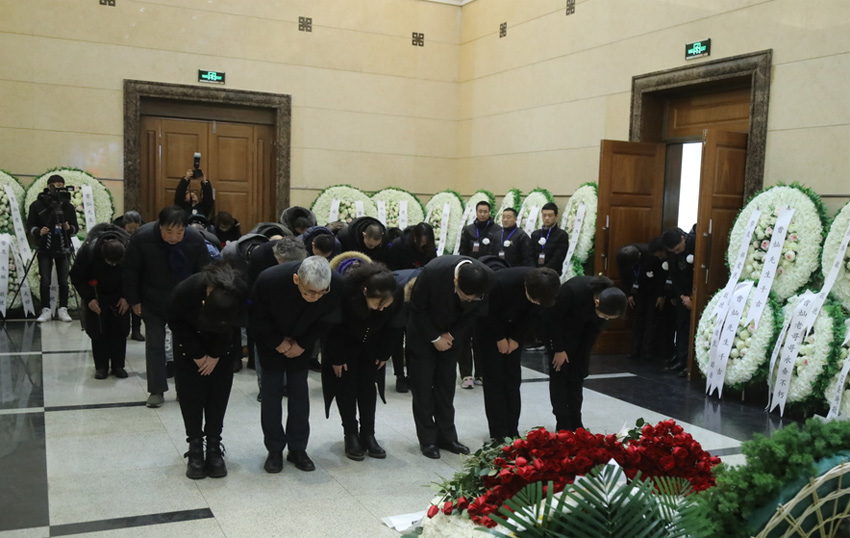 今天上午，國家一級演員、著名表演藝術家曹燦遺體告別儀式在北京八寶山殯儀館舉行。