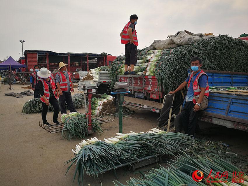 記者在北京新發地市場看到，這裡的農產品供應充足。人民網尹星雲 攝