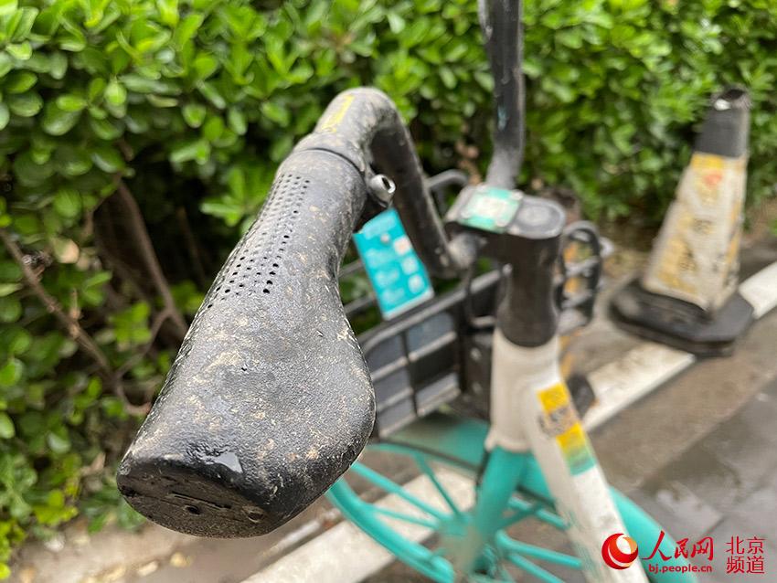 ����һͬ�����Ķ�ʱ���꼰��磬ͣ��·�ߵ����г�����������һ����ɳ�������� ��������