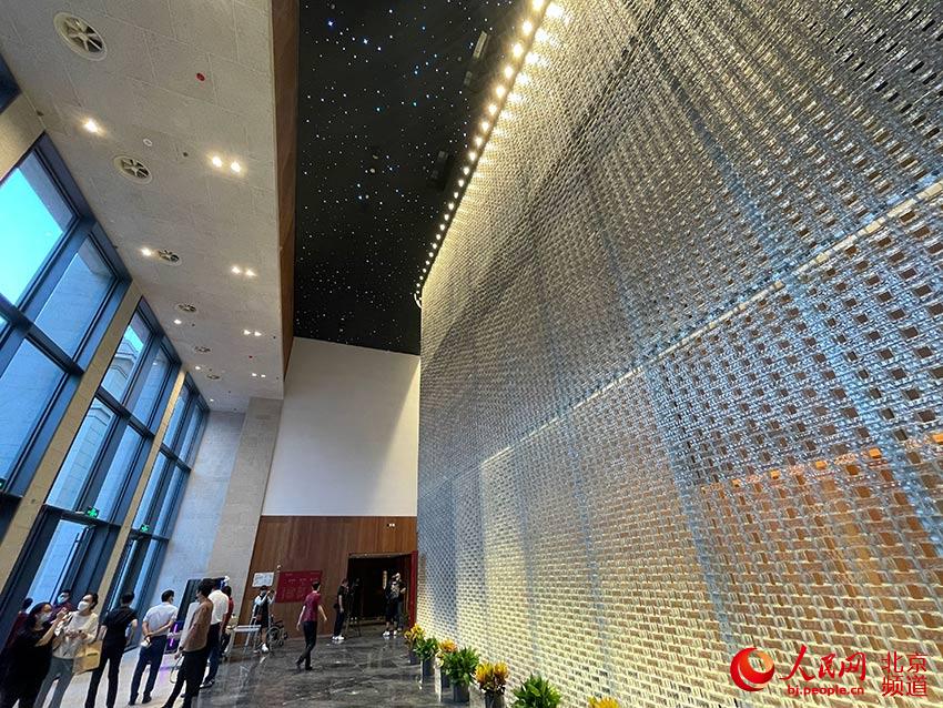 北京国际戏剧中心内景。人民网 尹星云摄