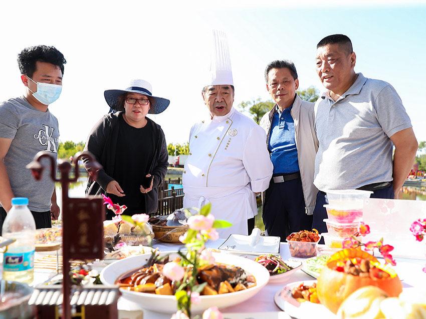 延慶區井庄鎮舉行第一屆豐收美食節。（主辦方供圖）