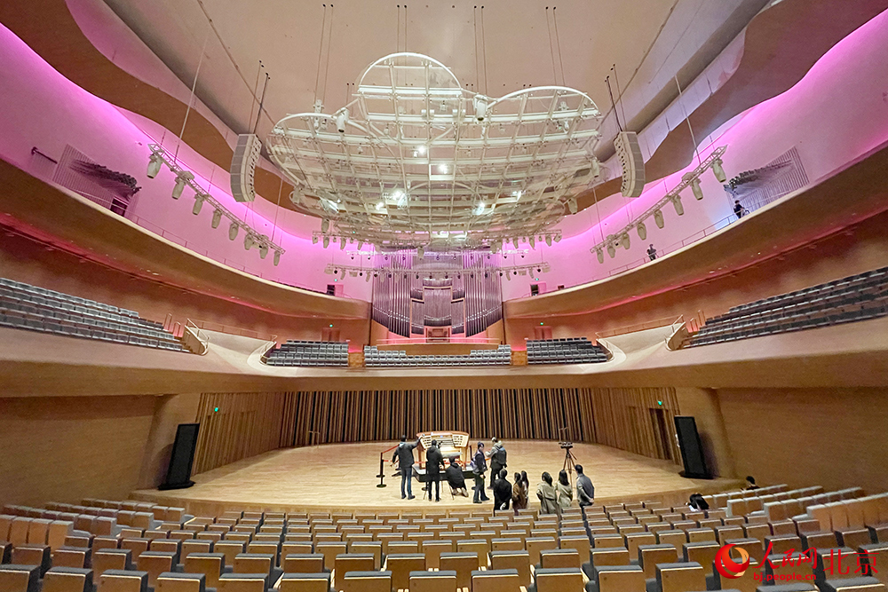 北京藝術中心音樂廳內的管風琴即將揭幕啟用。人民網記者 尹星雲攝