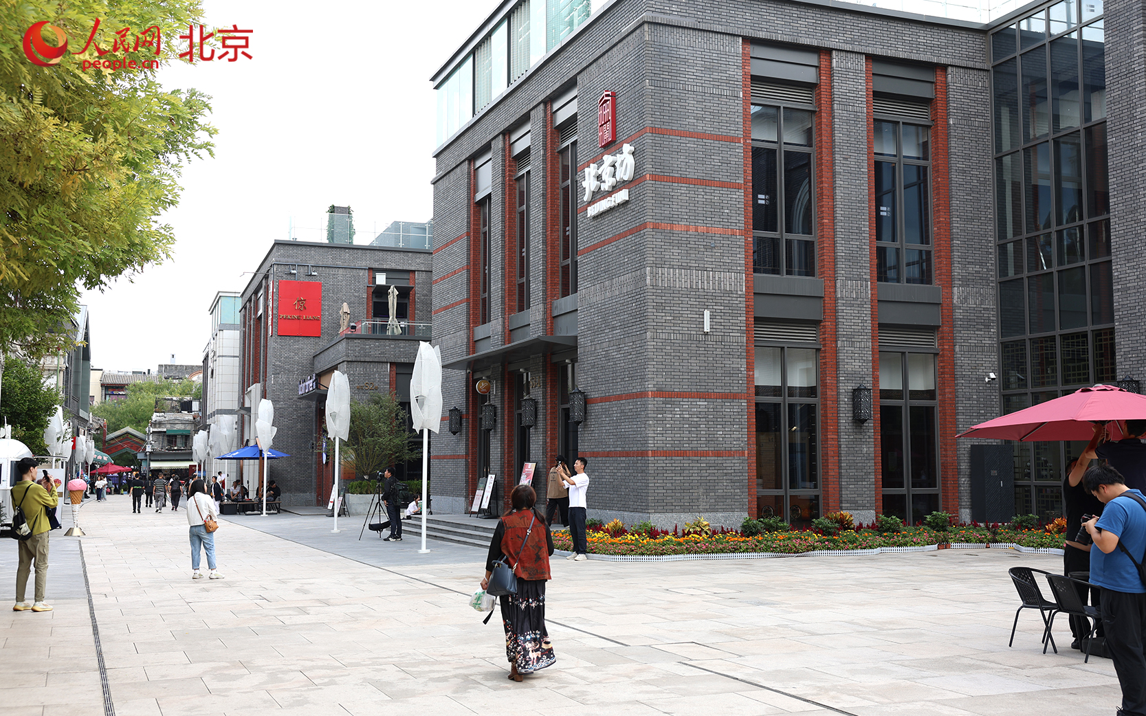 百年商圈里“长”出数字文化新地标。人民网 李世奇摄