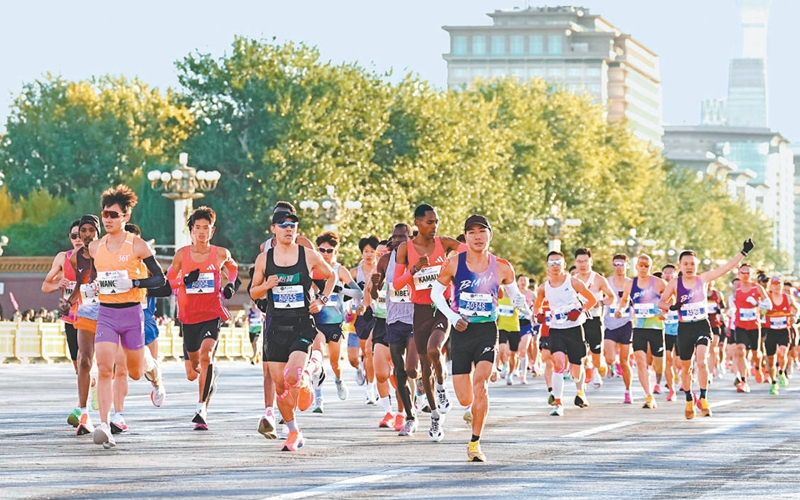 3.2万名选手竞逐北京马拉松