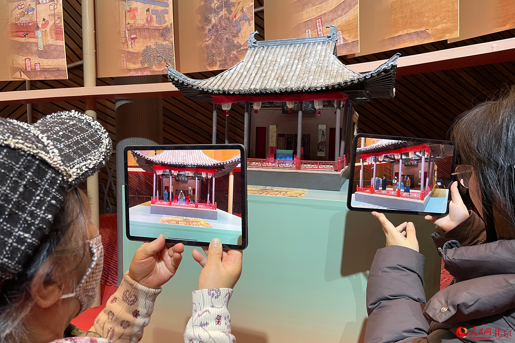 国家大剧院举办丰富多彩的活动，庆祝建院18周年。人民网记者 尹星云摄