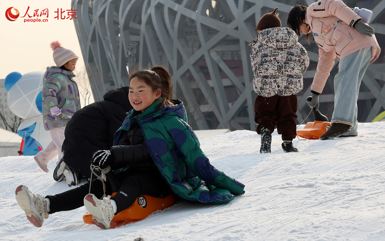 新春走基层|双奥之城再掀冰雪热 鸟巢冬季如何把“冷季节”变成“热时段”