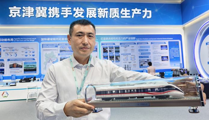 在中关村论坛遇上京冀首条跨省地铁“列车”