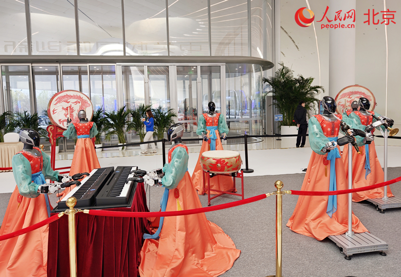 机器人是怎么穿上国风服饰的