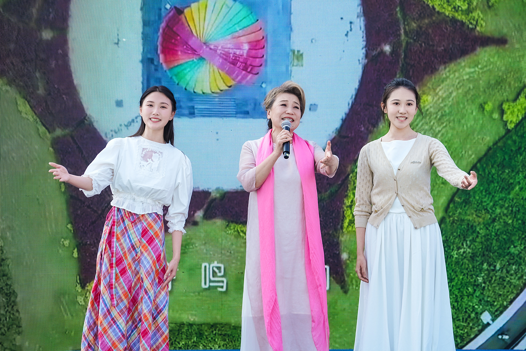 豫剧表演艺术家小香玉亮相开幕式。平谷区委宣传部供图