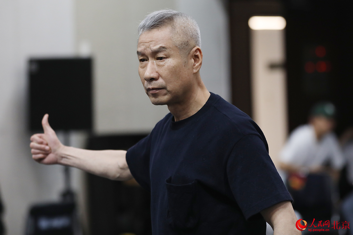 話劇《大宅門》排練現場。人民網記者 尹星雲攝