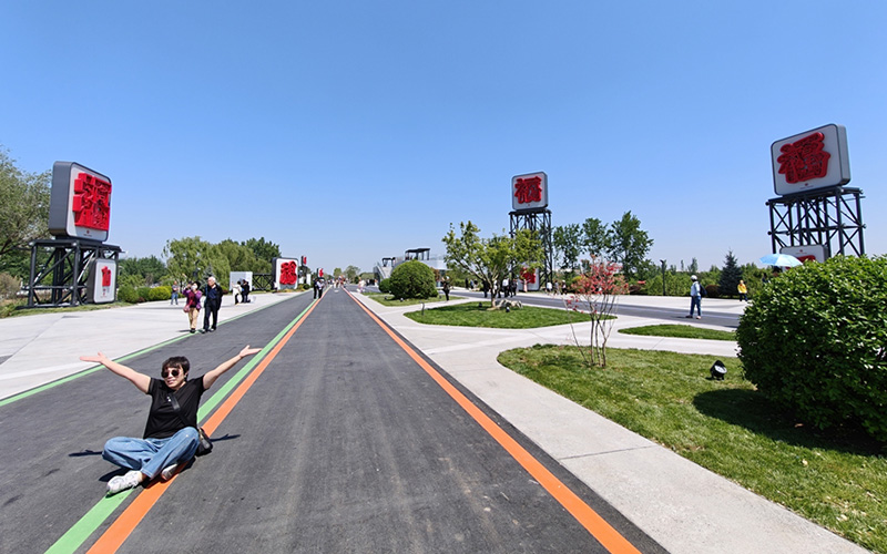 高速路变空中花园 市民在家门口乐享美好假日
