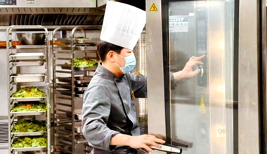 “AI机器人食堂”向市民开放