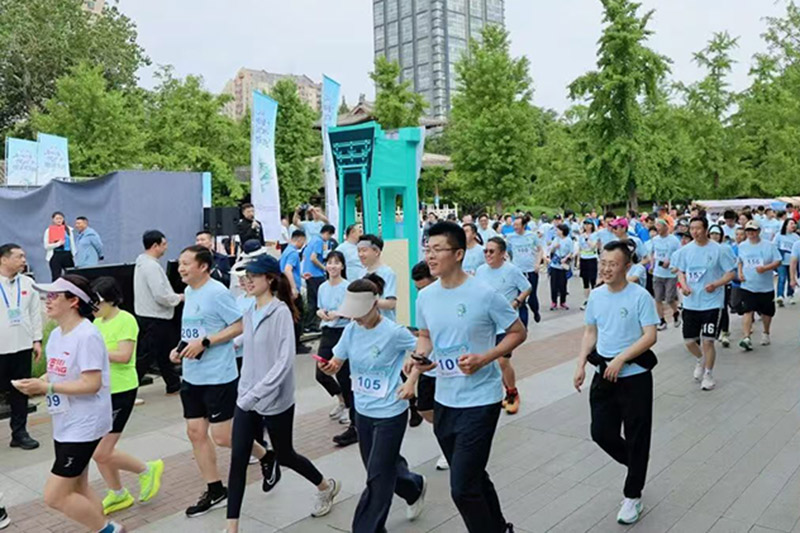 西城区广外街道举办“都城印象悦动广外”街区欢乐跑活动(图1)