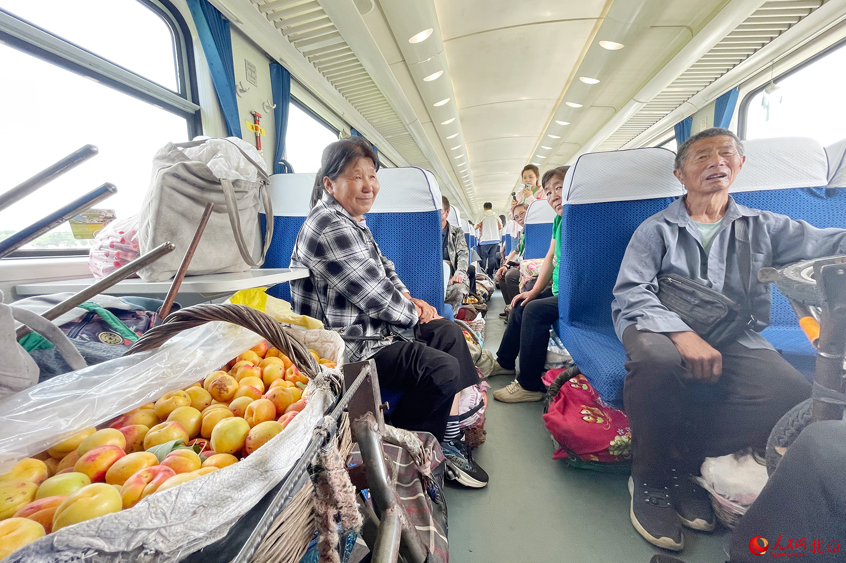 京承线上的公益慢火车。人民网记者 尹星云摄