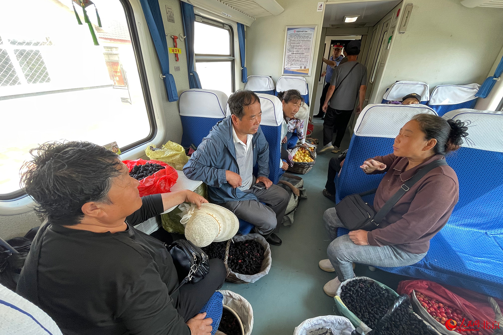 京承线上的公益慢火车。人民网记者 尹星云摄