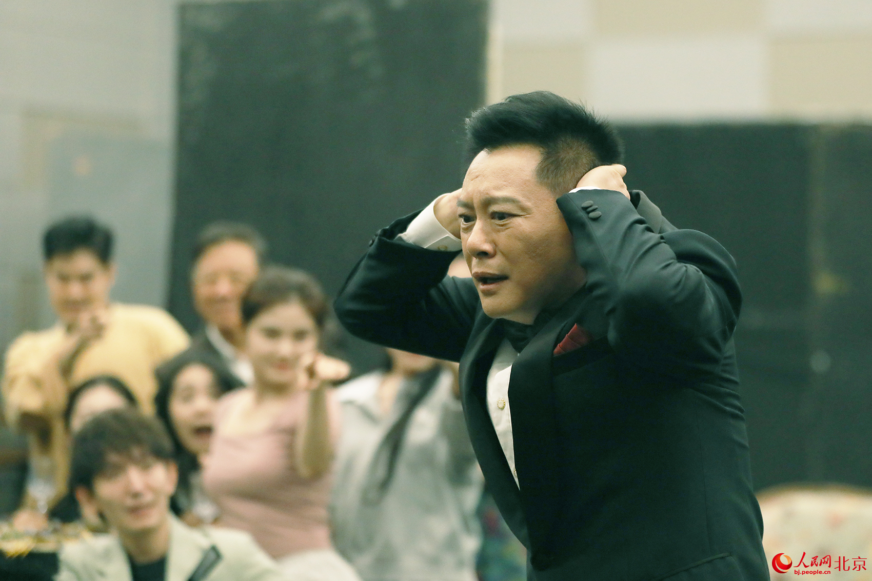 话剧《一江春水向东流》排练现场。人民网记者 尹星云摄