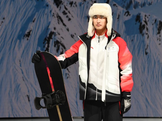 10��27�գ�ģ���ڷ�������չʾ������Ա�Ʒ�װ����